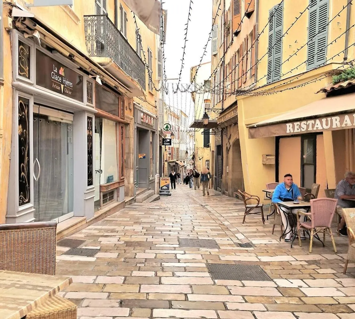 Beau F2 Au Coeur De Hyeres Apartment